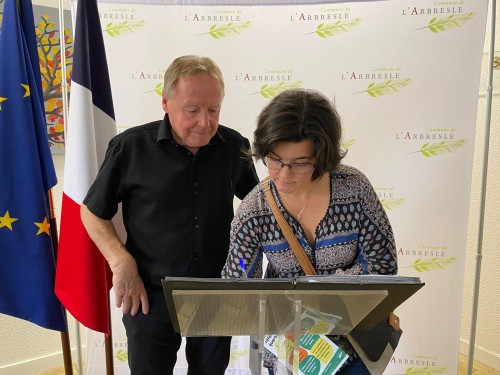 Signature charte des référents de quartiers
