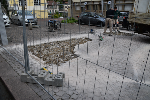 Installation d'une œuvre artistique place de la République 